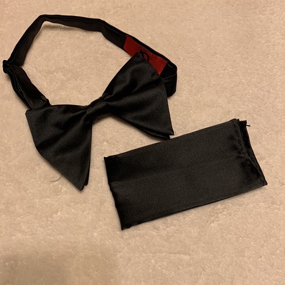 Brand Q Black long bow tie and pocket square, new - Picture 4 of 4